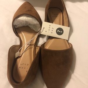 NWT almond toe slip in shoes 7W
